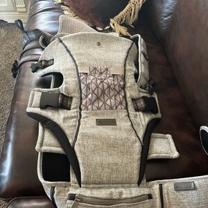 Baby/toddler carrier